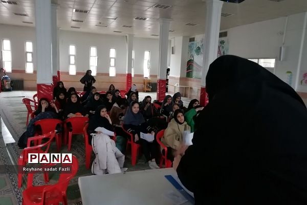 اجرای طرح سواد مالی در دبیرستان متوسطه اول زینبیه۲ شهریار