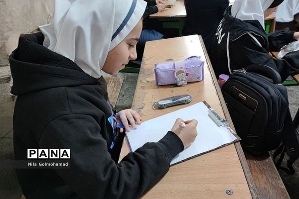 کارگاه آموزشی و مهارت‌آموزی  در مدرسه حافظ دختران شهریار