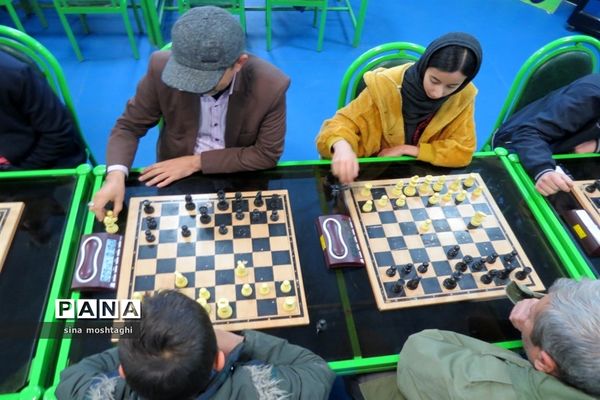 مسابقه شطرنج خانوادگی در هیئت شطرنج بجنورد