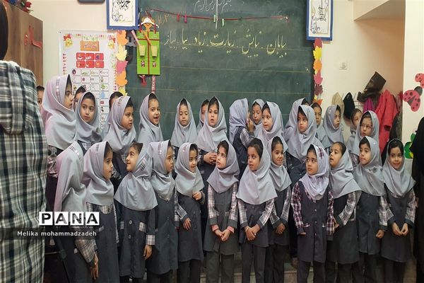 گرامیداشت ولادت حضرت علی(ع) در دبستان دخترانه معلم