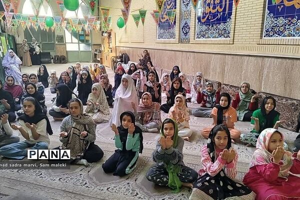 حضور دانش‌آموزان ناحیه دو شهرری در مراسم معنوی اعتکاف