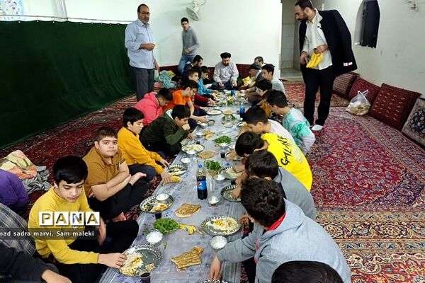 حضور دانش‌آموزان ناحیه دو شهرری در مراسم معنوی اعتکاف
