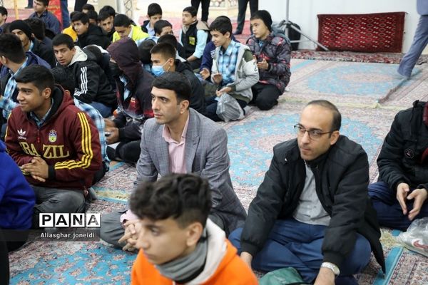 جشن تکلیف عبادی ویژه دانش‌آموزان پسر پایه نهم شهرستان پیشوا