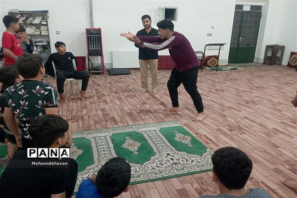 اعتکاف دانش‌آموزی درخلیل آباد