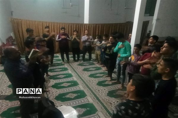 اعتکاف دانش‌آموزی درخلیل آباد