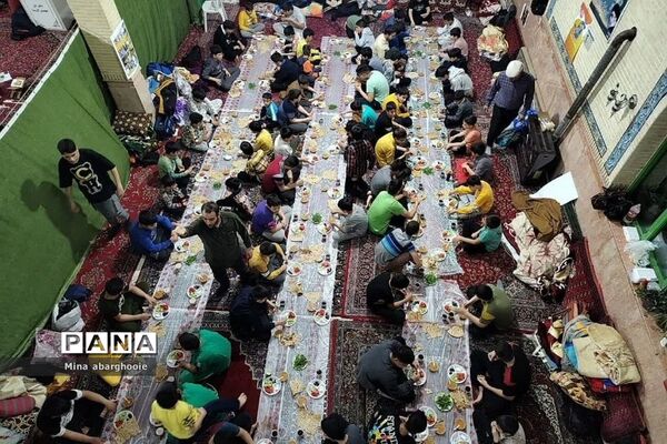 حضور دانش آموزان پسر شهرستان پیشوا در مراسم معنوی اعتکاف