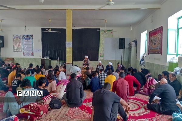 آئین اعتکاف دانش‌آموزای در هرمزگان