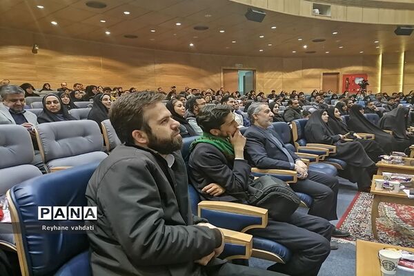 برگزاری همایش مشاوره ای  تربیت فرزند در تالار شهر مشهد