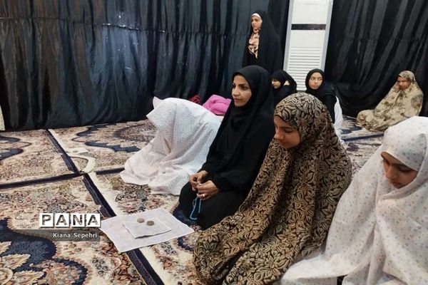 اعتکاف دانش‌آموزان در تنگستان و گناوه