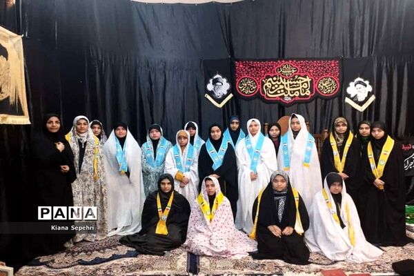 اعتکاف دانش‌آموزان در تنگستان و گناوه