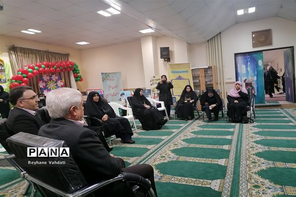 جشنواره تجربه گردانی مدیران مدارس ناحیه دو با عنوان الف تا ی