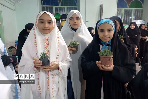 اعتکاف دانش‌آموزی در فاروج