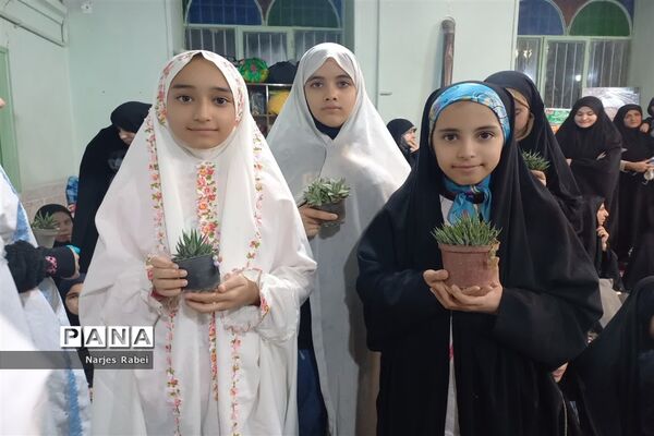 اعتکاف دانش‌آموزی در فاروج
