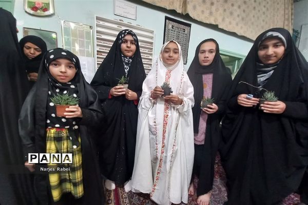 اعتکاف دانش‌آموزی در فاروج