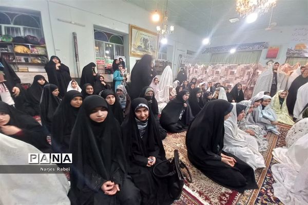 اعتکاف دانش‌آموزی در فاروج