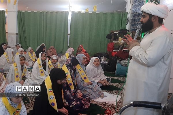 اعتکاف دانش‌آموزی دختران ناحیه شش مشهد مقدس در مسجد امام حسن  عسکری(ع)