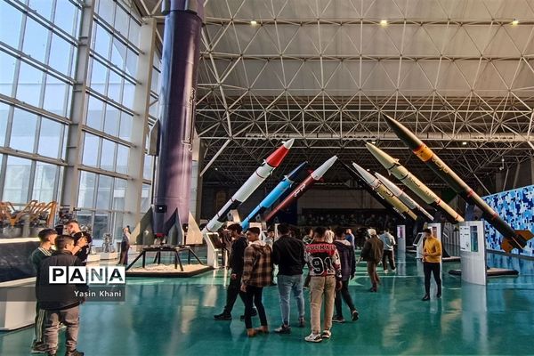 بازدید دانش‌آموزان پسر شهرستان عباس آباد از مناطق عملیاتی جنوب