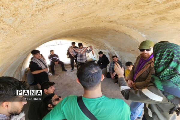 بازدید دانش‌آموزان پسر شهرستان عباس آباد از مناطق عملیاتی جنوب