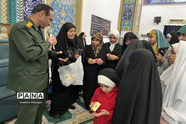 اعتکاف دانش‌آموزان در بوشهر