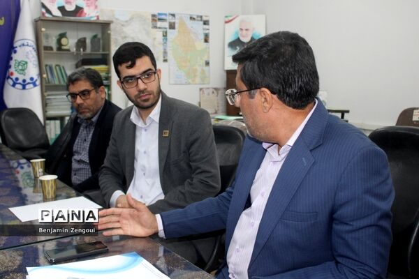 جلسه هم اندیشی سازمان دانش‌آموزی استان بوشهر با اداره نهضت سوادآموزی استان