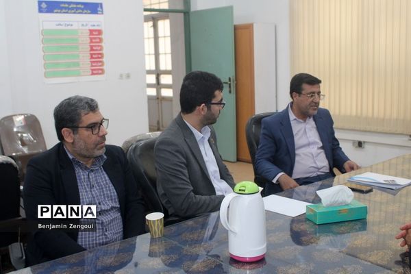 جلسه هم اندیشی سازمان دانش‌آموزی استان بوشهر با اداره نهضت سوادآموزی استان