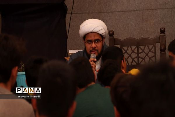 اعتکاف دانش‌آموزی در یزد