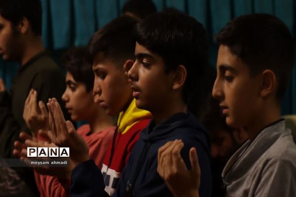 اعتکاف دانش‌آموزی در یزد