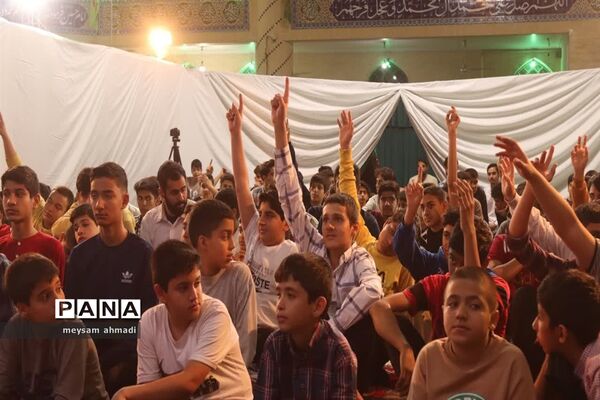اعتکاف دانش‌آموزی در یزد