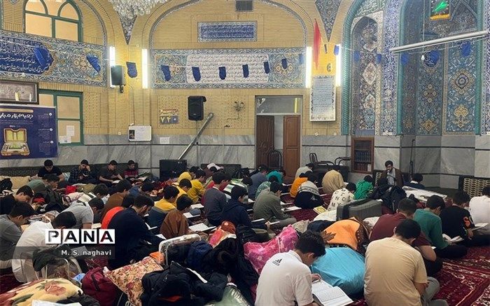 مراسم معنوی اعتکاف فرصتی برای نزدیک شدن و ارتباط برقرار کردن با خدا