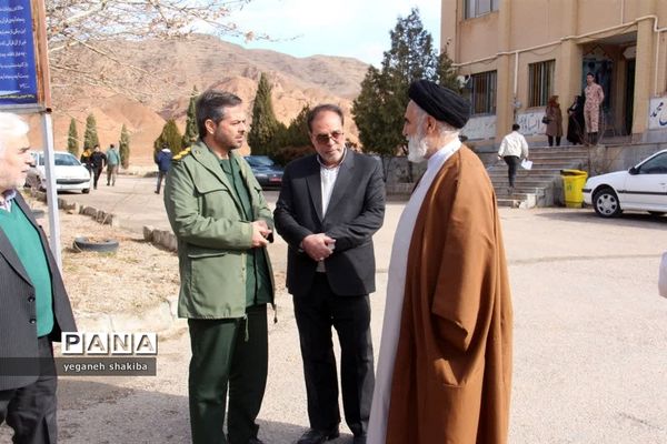 اعزام دانش‌آموزان پسر شهرستان اسفراین به مناطق عملیاتی راهیان نور