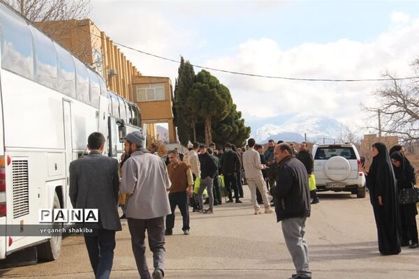 اعزام دانش‌آموزان پسر شهرستان اسفراین به مناطق عملیاتی راهیان نور