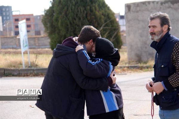 اعزام دانش‌آموزان پسر شهرستان اسفراین به مناطق عملیاتی راهیان نور