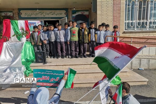 نو اختن زنگ انقلاب در مدارس پسرانه خلیل‌آباد