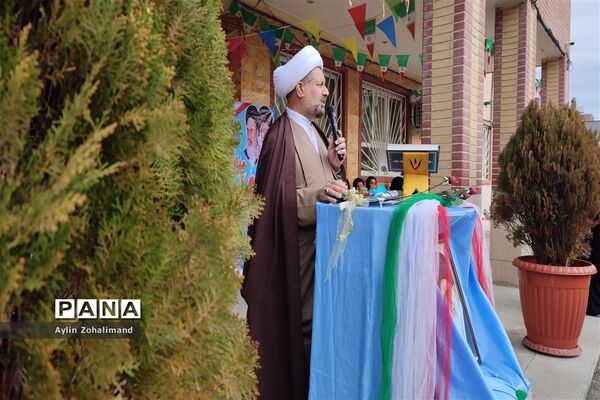 نواختن زنگ انقلاب در دبیرستان شاهد کوثر شهرستان رباط کریم