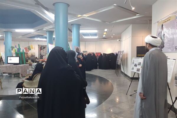 بازدیدمعاونین و مربیان پرورشی منطقه ۱۳ از نمایشگاه معنویت در اسارت