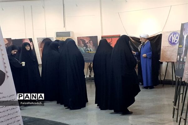 بازدیدمعاونین و مربیان پرورشی منطقه ۱۳ از نمایشگاه معنویت در اسارت