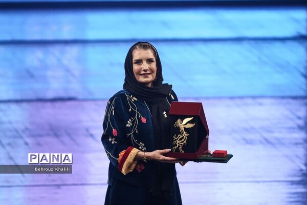 مراسم افتتاحیه چهل و دومین جشنواره بین‌المللی فیلم فجر