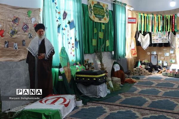 افتتاح نمایشگاه مدرسه انقلاب در مهریز