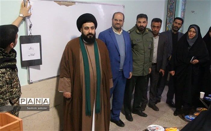 دهه فجر خاستگاه انتقال درس تعهد، وفاداری و میهن‌پرستی به دانش‌آموزان است/فیلم