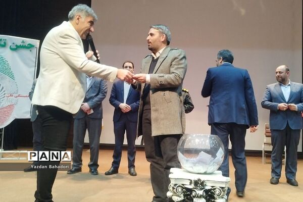 جشن تکلیف سیاسی برای هفتصد پسر رای‌ اولی در شهریار