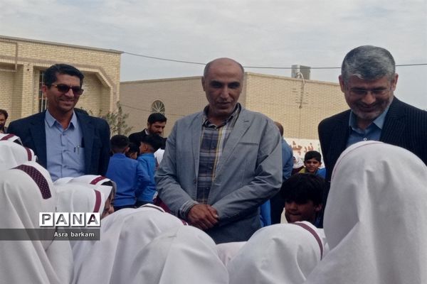حضور  مشاور اجرایی وزیر آموزش و پرورش در بندرخمیر