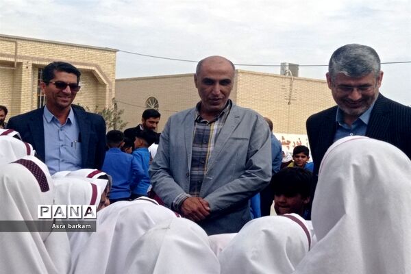 حضور  مشاور اجرایی وزیر آموزش و پرورش در بندرخمیر