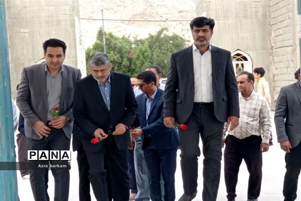 حضور  مشاور اجرایی وزیر آموزش و پرورش در بندرخمیر