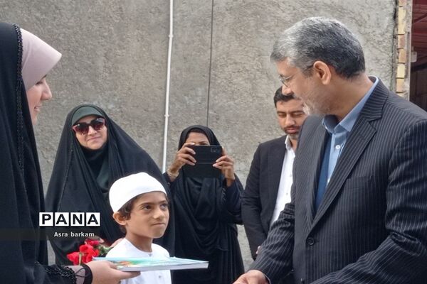 حضور  مشاور اجرایی وزیر آموزش و پرورش در بندرخمیر