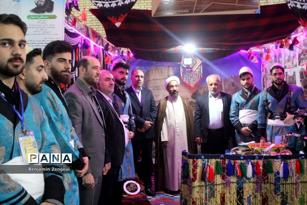 نمایشگاه اقوام دانشجو معلمان پسر سراسر کشور در بوشهر