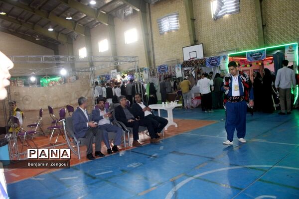 نمایشگاه اقوام دانشجو معلمان پسر سراسر کشور در بوشهر