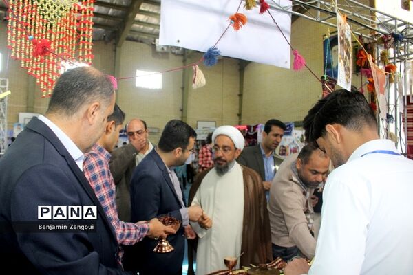 نمایشگاه اقوام دانشجو معلمان پسر سراسر کشور در بوشهر