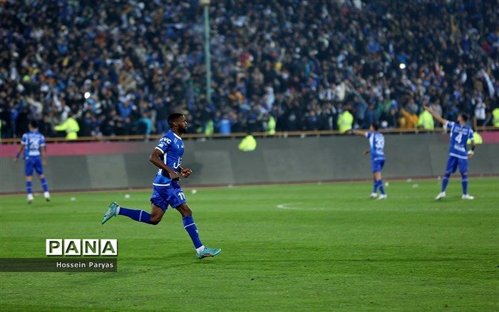 بی تفاوتی مدیریت باشگاه صبر نکونام را لبریز کرد