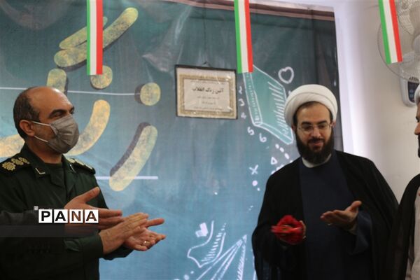 زنگ انقلاب در دبیرستان 15 خرداد ساری