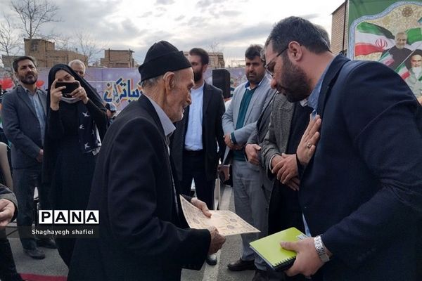 مراسم زنگ انقلاب در قرچک